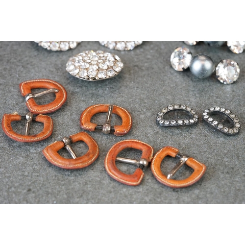 201 - A small collection of asian and islamic jewellery to include enamel examples.