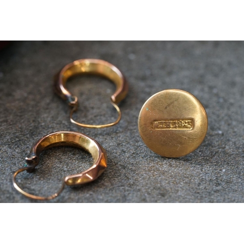 212 - A small quantity of jewellery to include a yellow gold and opal ring together with a 9ct gold and si... 