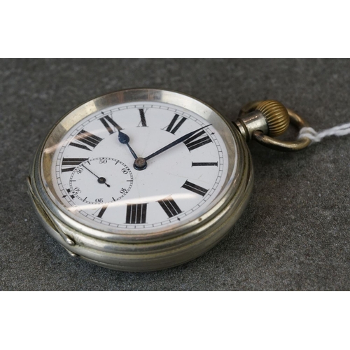 221 - An early 20th century top winding pocket watch with sub second hand to 6 o'clock