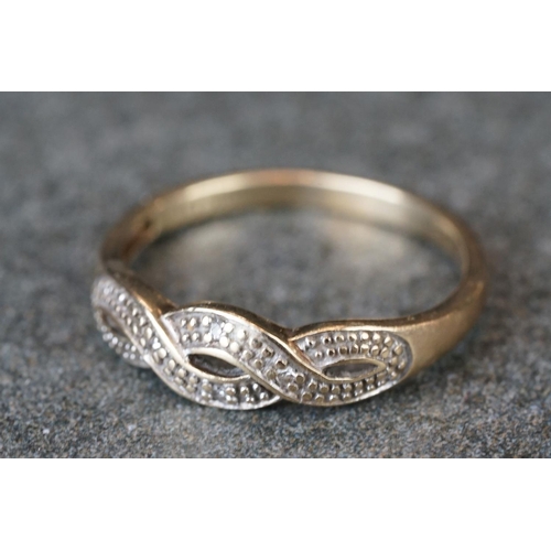 223 - A collection of three ladies 9ct gold rings.