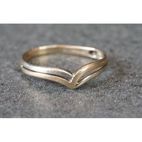 223 - A collection of three ladies 9ct gold rings.