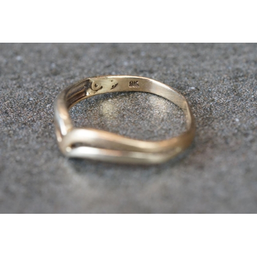 223 - A collection of three ladies 9ct gold rings.