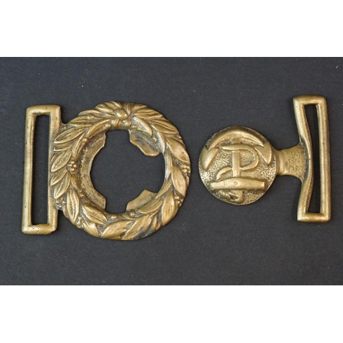 76 - A Small Group Of Military Collectables To Include A Duke Of Cornwall Light Infantry Cap Badge And A ... 