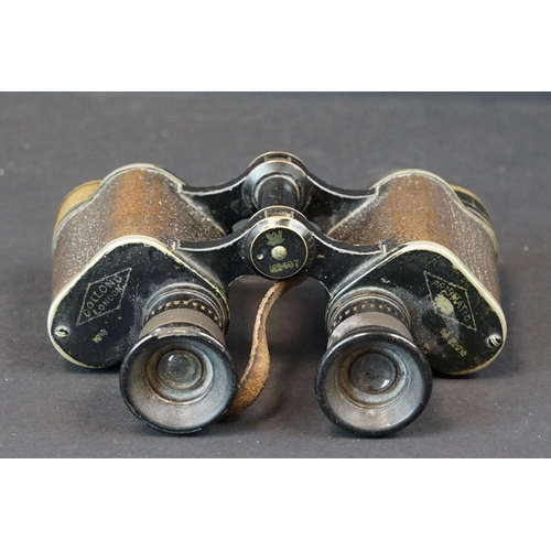 112 - A Pair Of World War Two British Military Issued Binoculars By Dollond Of London, Good Clear Broad Ar... 