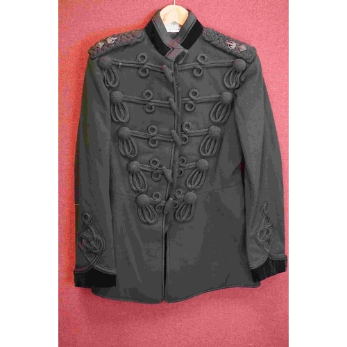 417 - An early 20th century British Military officers dress jacket.