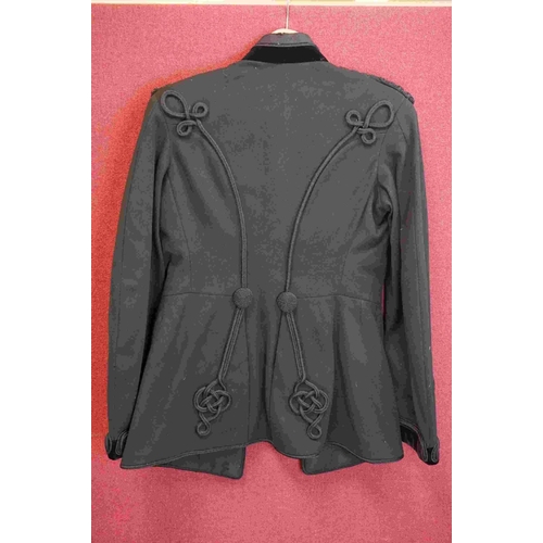 417 - An early 20th century British Military officers dress jacket.