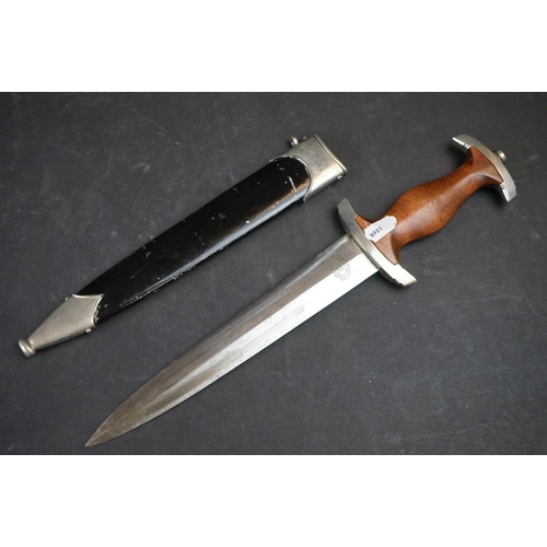 170A - A World War Two German Dress Dagger, Blade Marked Daniel Peres, Solingen.