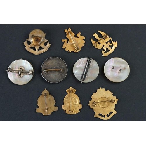 105A - A Collection Of Ten British Military Regimental Sweetheart Brooches To Include The East Surrey Regim... 