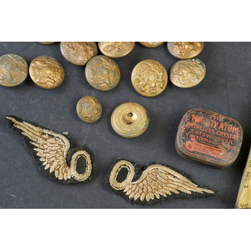 430 - A Small Collection Of British Military Brass Buttons Together With A Anti-Gas No.2 Ointment Tin, A R... 