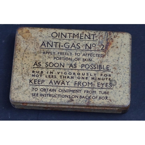 430 - A Small Collection Of British Military Brass Buttons Together With A Anti-Gas No.2 Ointment Tin, A R... 