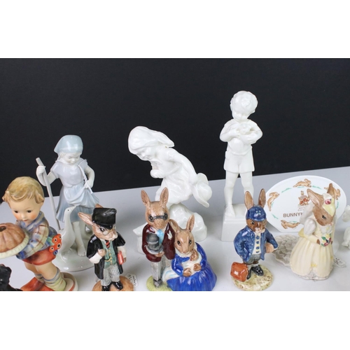 84 - Mixed lot of Ceramic Figures and Animals including Beswick Beatrix Potter ' Samuel Whiskers ' with g... 
