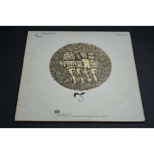 196 - Vinyl - 2 Jethro Tull LP's to include This Was (ILPS 9085) Stereo repress pink label with 'i' logo, ... 