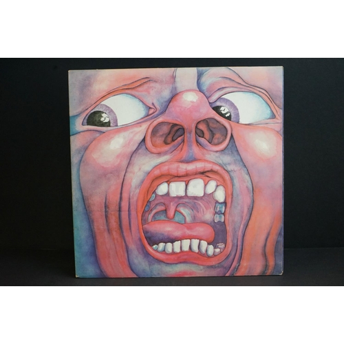 21 - Vinyl - King Crimson In The Court Of The Crimson King on Island ILPS 91121, pink 'i' label, printer ... 