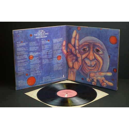 21 - Vinyl - King Crimson In The Court Of The Crimson King on Island ILPS 91121, pink 'i' label, printer ... 