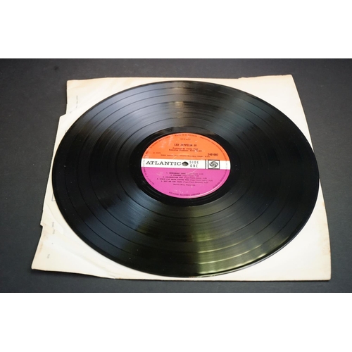 23 - Vinyl - Led Zeppelin 2 LP's to include One (K 40051) green and orange Atlantic label, small sticker ... 