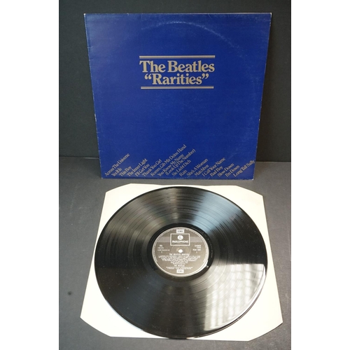 43 - Vinyl - The Beatles 2 LP's No.1 (EMI 5 29326) double LP with correct inners and poster, Ex and Rarit... 