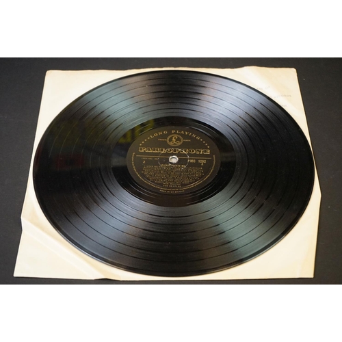 2 - Vinyl - The Beatles Please Please Me original early UK Mono press PMC 1202 with black and gold Parlo... 