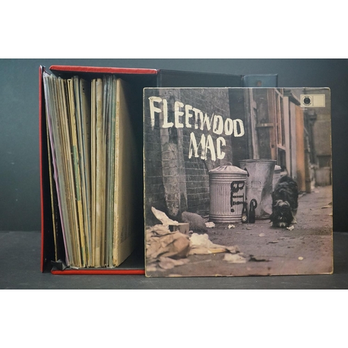 209 - Vinyl - 22 Fleetwood Mac LP's including the first album on Blue Horizon, Pious Bird Of Good Omen on ... 