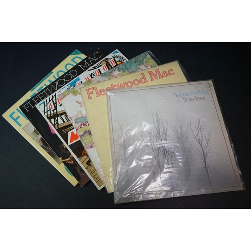 209 - Vinyl - 22 Fleetwood Mac LP's including the first album on Blue Horizon, Pious Bird Of Good Omen on ... 