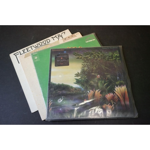 209 - Vinyl - 22 Fleetwood Mac LP's including the first album on Blue Horizon, Pious Bird Of Good Omen on ... 