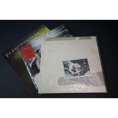 209 - Vinyl - 22 Fleetwood Mac LP's including the first album on Blue Horizon, Pious Bird Of Good Omen on ... 