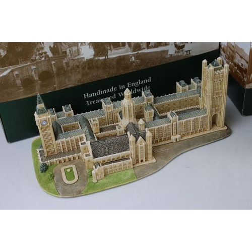 91 - Eight Boxed Lilliput Lane Cottages including Large Through the Keyhole plus Caesar's Tower & the Bar... 