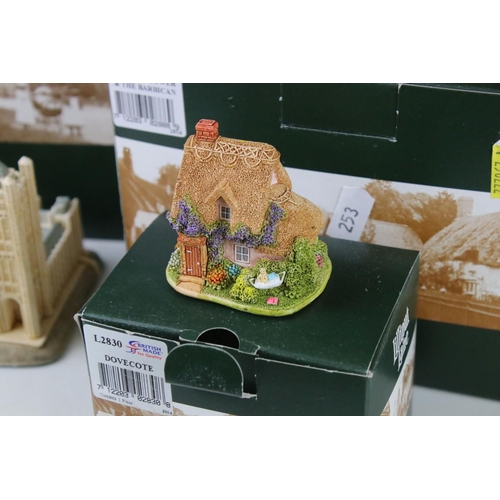 91 - Eight Boxed Lilliput Lane Cottages including Large Through the Keyhole plus Caesar's Tower & the Bar... 