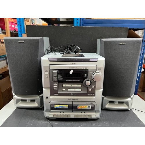 45 - Various stereo / hifi equipment including an Technics SU-610 Amplifier, Technics SL-PG520A CD player... 