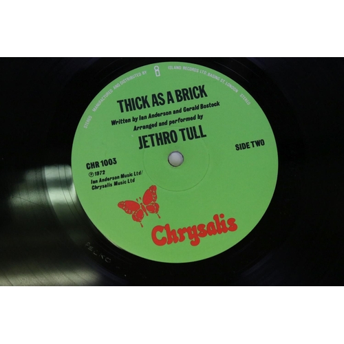 153 - Vinyl - Jethro Tull Thick As A Brick (CHR 1003), green Chrysalis label, 'i' to top of label, matrice... 