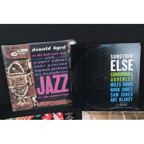 159 - Vinyl - 5 Jazz LP's to include Donald Byrd At The Half Note Cafe (BS7 84061) with blue and white adv... 