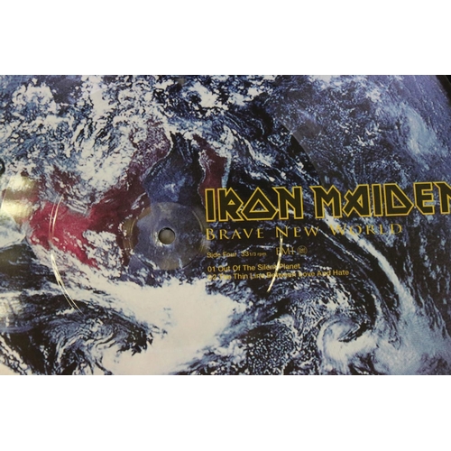 227 - Vinyl - Iron Maiden Brave New World double LP picture disc version on EMI 7243 5 26605 1 3.  Sleeve ... 