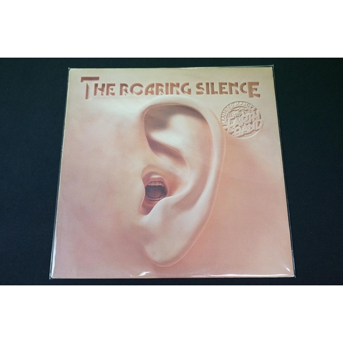 132 - Vinyl - Three Manfred Mann's Earth Band LPs to include The Roaring Silence on Bronze ILPS9357, Watch... 