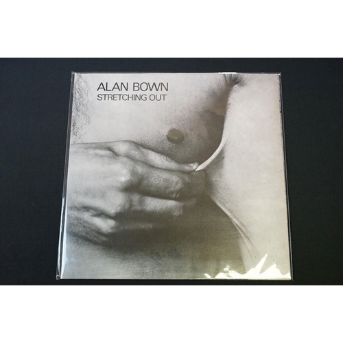 76 - Vinyl - Two Alan Bown LPs to include Stretching Out ILPS9163 and Listen ILPS9131, original brown inn... 