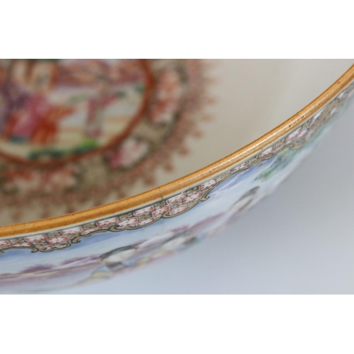 5 - Chinese Export Porcelain Punch Bowl in the Mandarin Palette, Qianlong period, decorated woth panels ... 