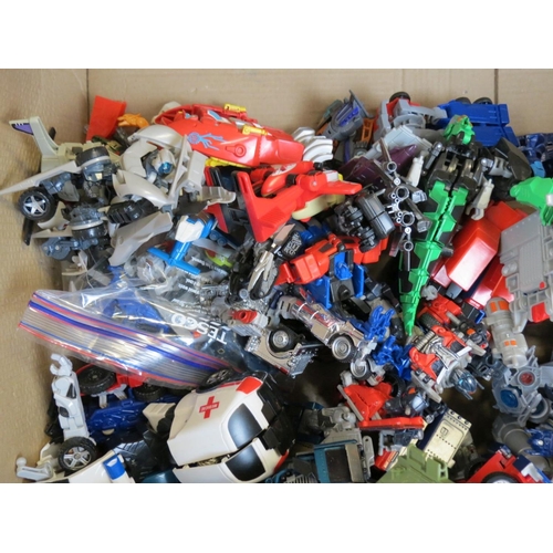 257 - Transformers - Large collection of contemporary Transformers figures