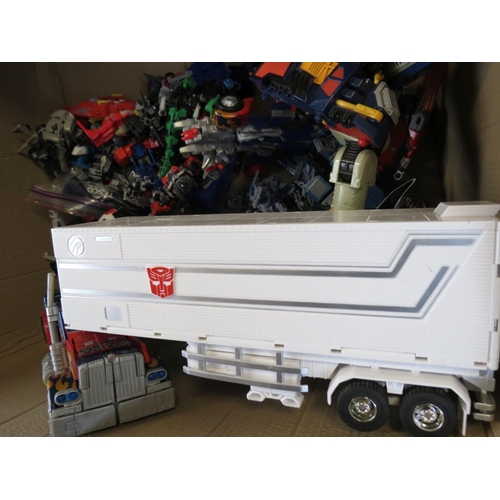 257 - Transformers - Large collection of contemporary Transformers figures