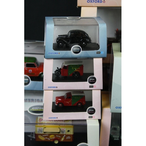 413 - 21 Boxed / cased Oxford Diecast models mainly featuring various Showtime examples (vg)