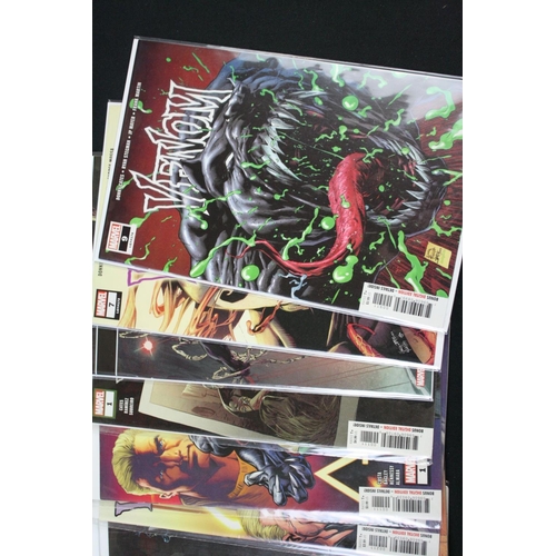 128 - Comics - Around 130 contemporary Marvel comics to include Spiderman, Venom, Black Bolt #1, Deadpool,... 