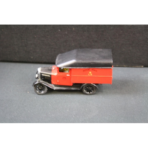 371 - Collection of diecast model buses and models to include Corgi, EFE, Britbus, Dinky etc, vg condition... 