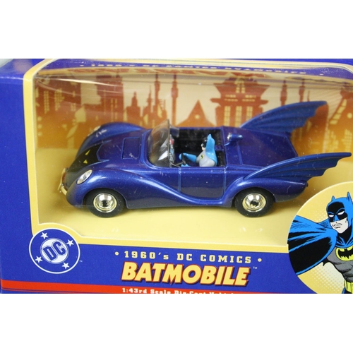 373 - Boxed Corgi 1/18 Batman 2000 DC Comics Batmobile diecast model plus 6 x boxed Corgi 1/43 Batman diec... 