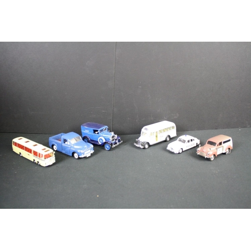 439 - Large collection of contemporary diecast models to include Corgi, Oxford Diecast, Lledo, Saico, etc