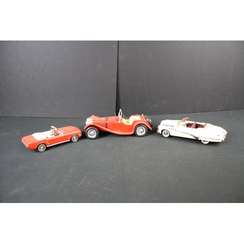 448 - 26 Boxed / cased diecast models to include Corgi (Original Omnibus, Fighting Machines, etc), Lledo (... 