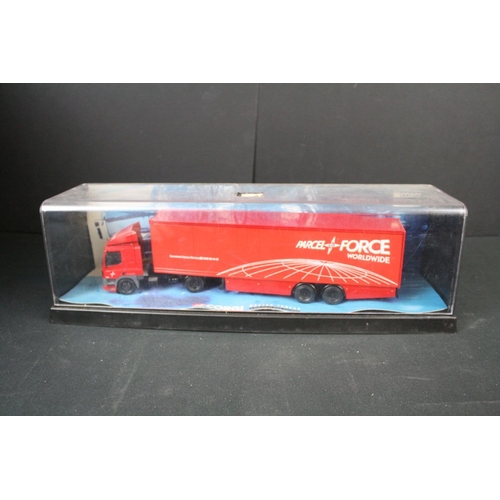 494 - Five boxed / cased Corgi diecast models to include Modern Trucks 75501 Leyland-DAF Box Trailer (Parc... 