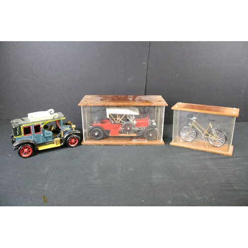 497 - 26 Diecast models, mainly 1:18 to 1:24 scale to include Burago, Polistil, Solido etc, 4 with display... 