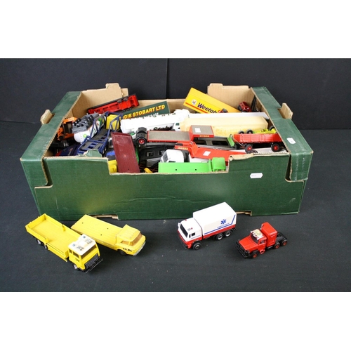 505 - Large collection of commercial diecast models to include haulage and public transport examples featu... 