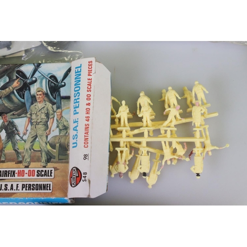 297 - Airfix - 18 Boxed / bagged model kits to include 12 x bagged Aircraft (Fw 190D, Bristol Bulldog, Hur... 