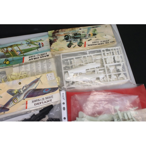 297 - Airfix - 18 Boxed / bagged model kits to include 12 x bagged Aircraft (Fw 190D, Bristol Bulldog, Hur... 