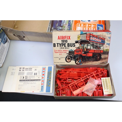 205 - Nine boxed plastic model kits to include AMT ERTL 1964 Impala SS, Puro Vintage Brass Car, Revell H16... 