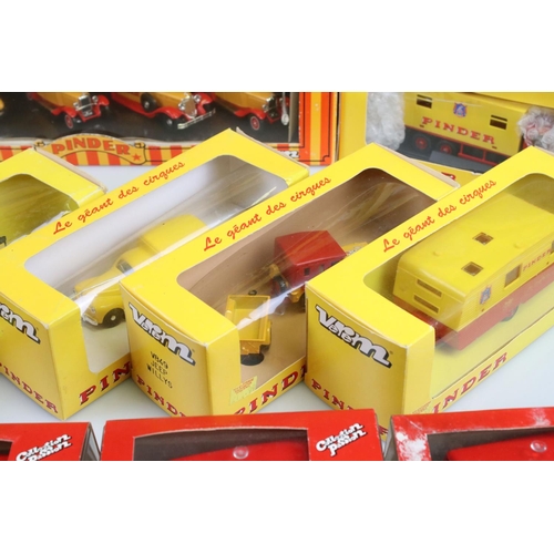 419 - 27 Boxed / cased Verem Pinder Circus diecast models including 950 Coffret Cirque model set, diecast ... 