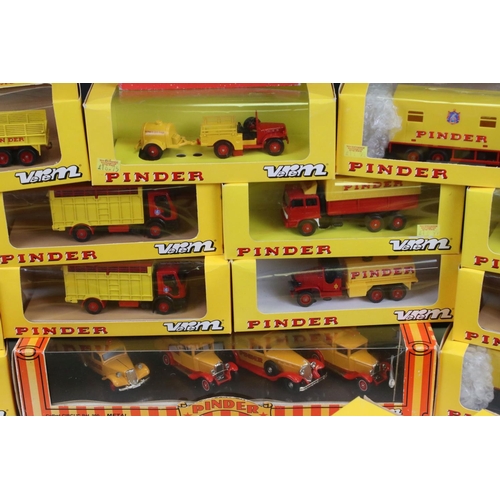 419 - 27 Boxed / cased Verem Pinder Circus diecast models including 950 Coffret Cirque model set, diecast ... 